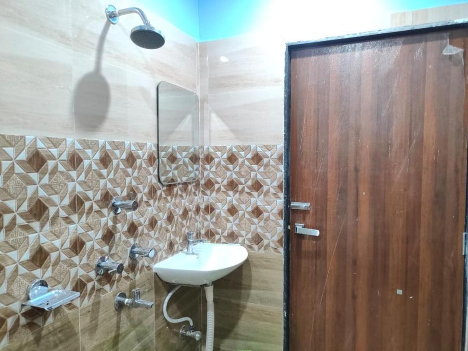 Hotel Vaishnavi Near Baba Dham Temple دوغار المظهر الخارجي الصورة