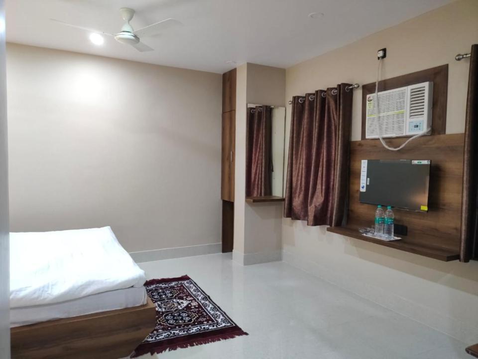 Hotel Vaishnavi Near Baba Dham Temple دوغار المظهر الخارجي الصورة