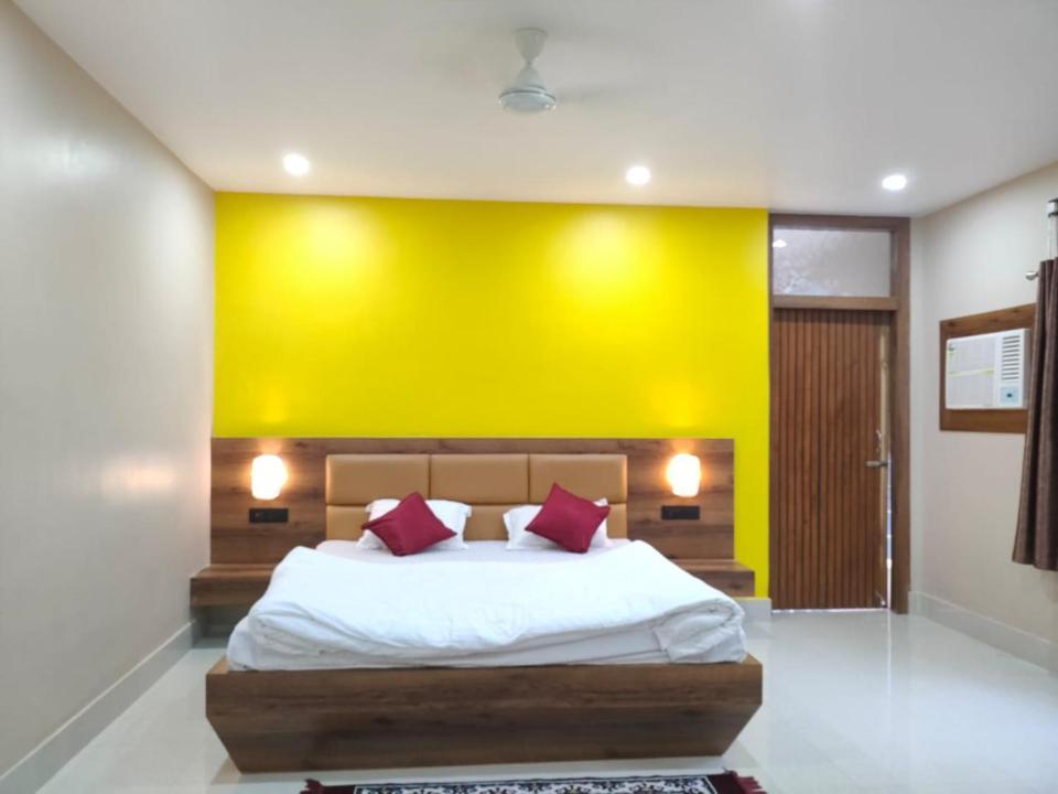 Hotel Vaishnavi Near Baba Dham Temple دوغار المظهر الخارجي الصورة