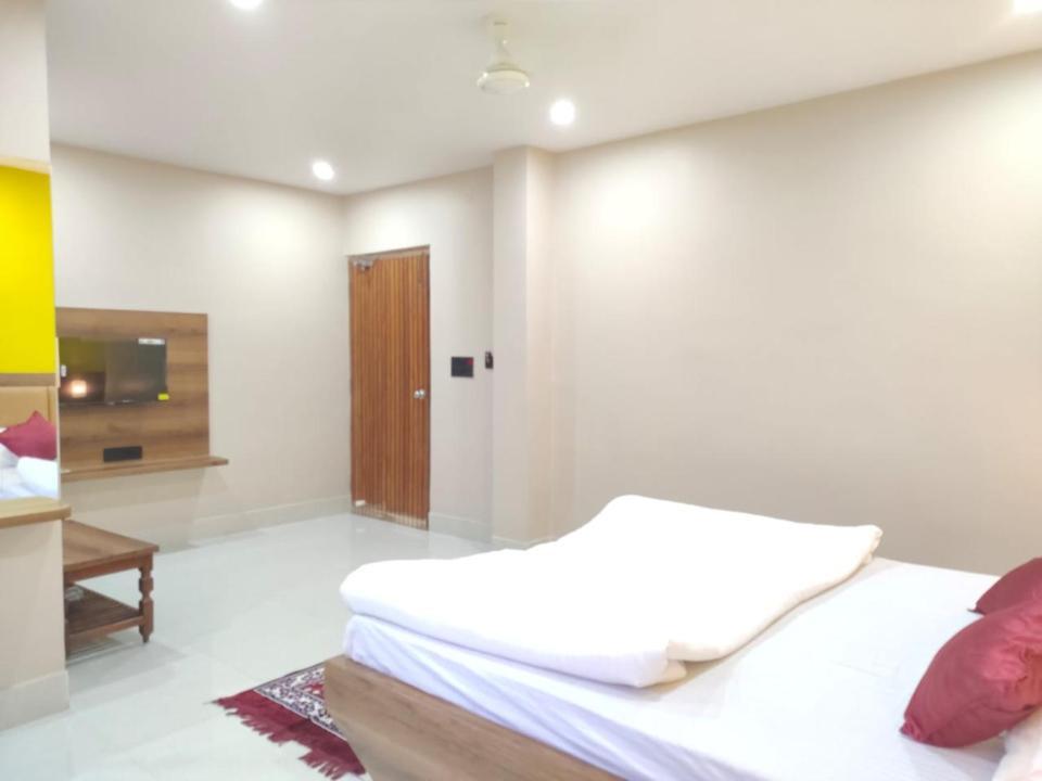 Hotel Vaishnavi Near Baba Dham Temple دوغار المظهر الخارجي الصورة