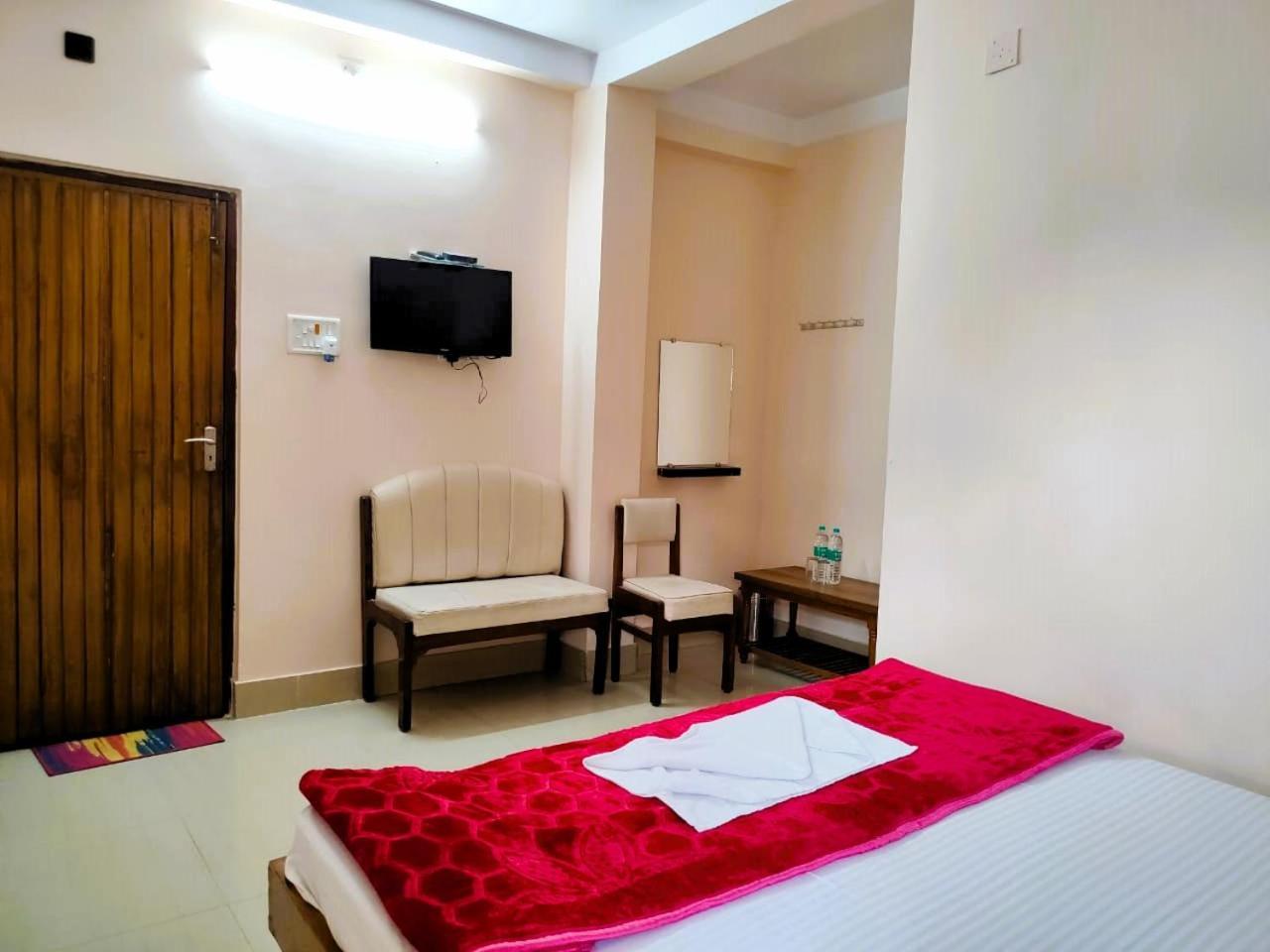 Hotel Vaishnavi Near Baba Dham Temple دوغار المظهر الخارجي الصورة