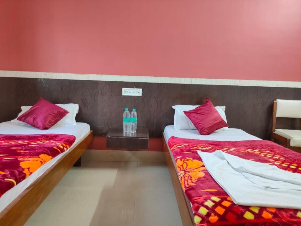 Hotel Vaishnavi Near Baba Dham Temple دوغار المظهر الخارجي الصورة